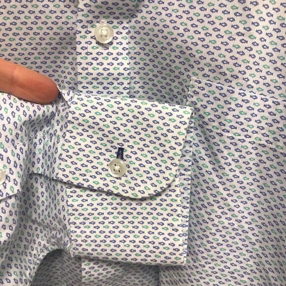 IZOD fish 🎣 print button down. Size Large - Picture 5 of 6